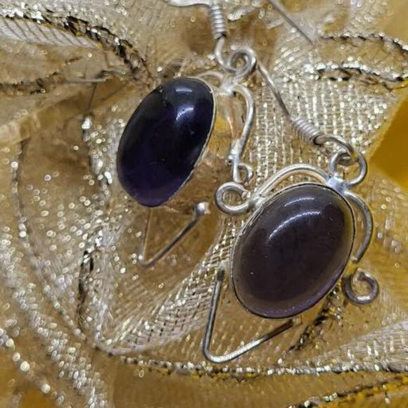 Vintage, Amethyst, Stamped Napal .925 Sterling Silver, 1.2 dwt - Picture 6 of 6